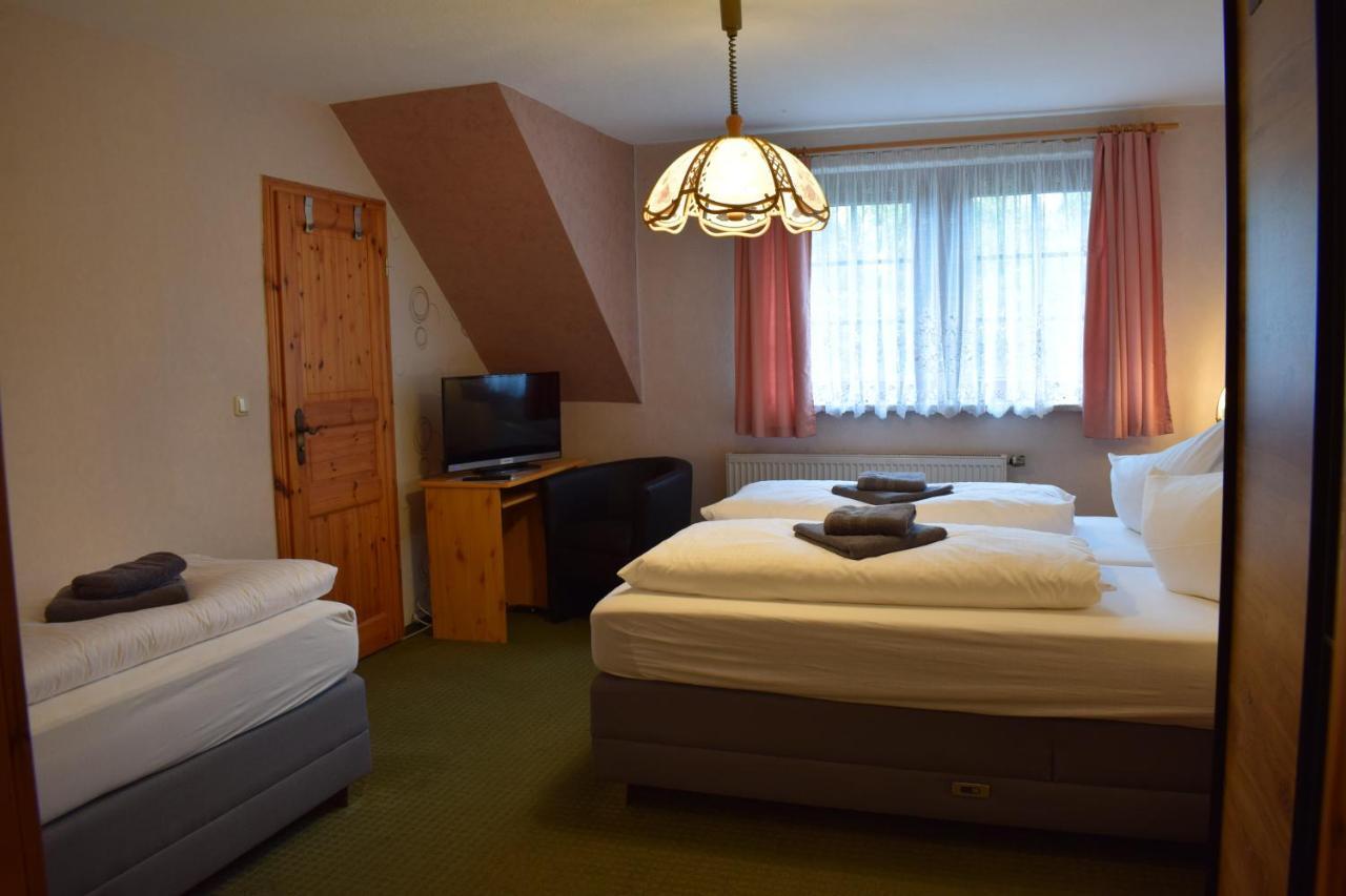 Landhotel "Lichte Aue" Lichtenau Stutzengrun Extérieur photo
