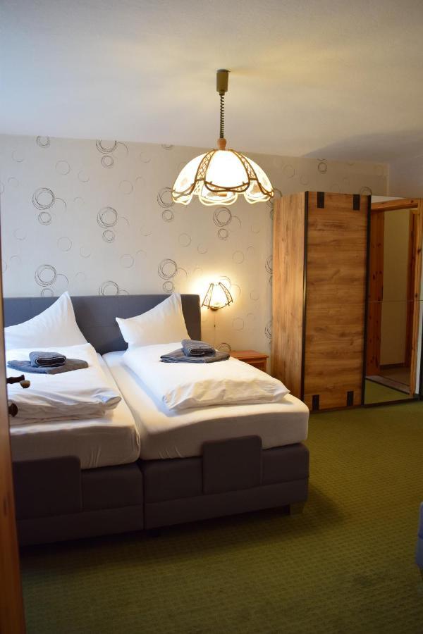 Landhotel "Lichte Aue" Lichtenau Stutzengrun Extérieur photo