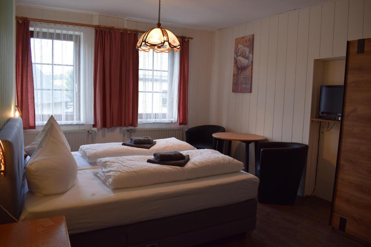 Landhotel "Lichte Aue" Lichtenau Stutzengrun Extérieur photo