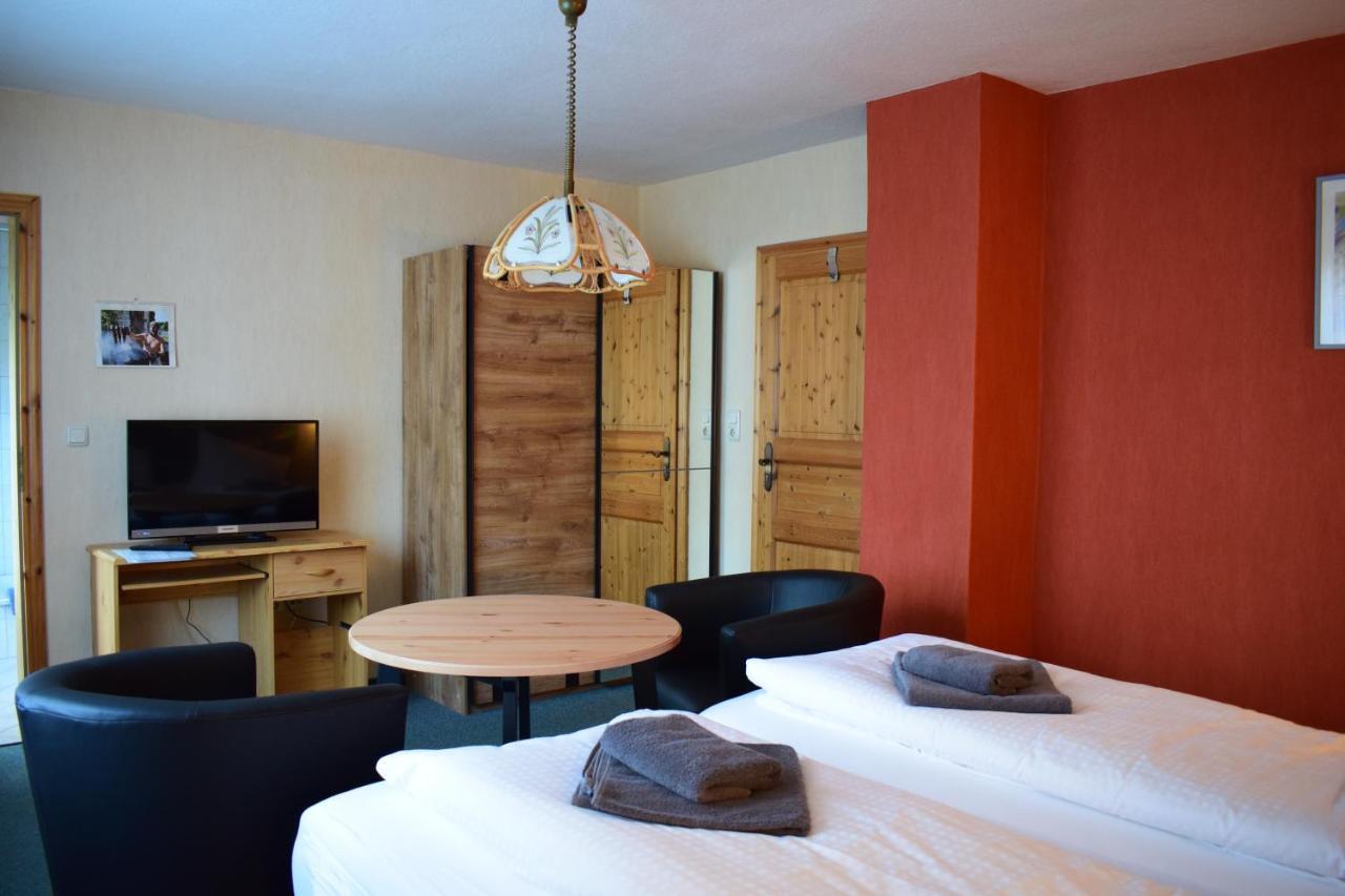 Landhotel "Lichte Aue" Lichtenau Stutzengrun Extérieur photo